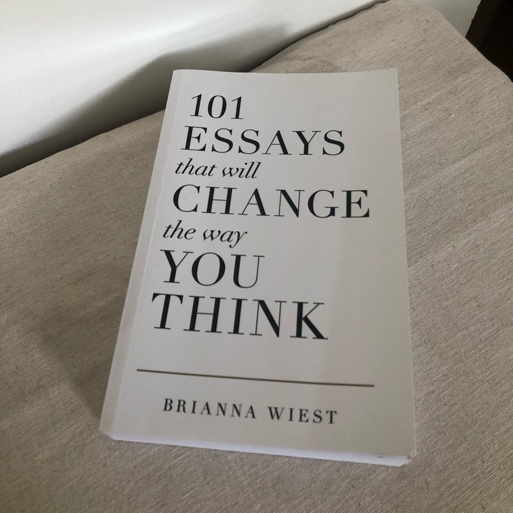 101 Essays That Will Change the Way You Think book